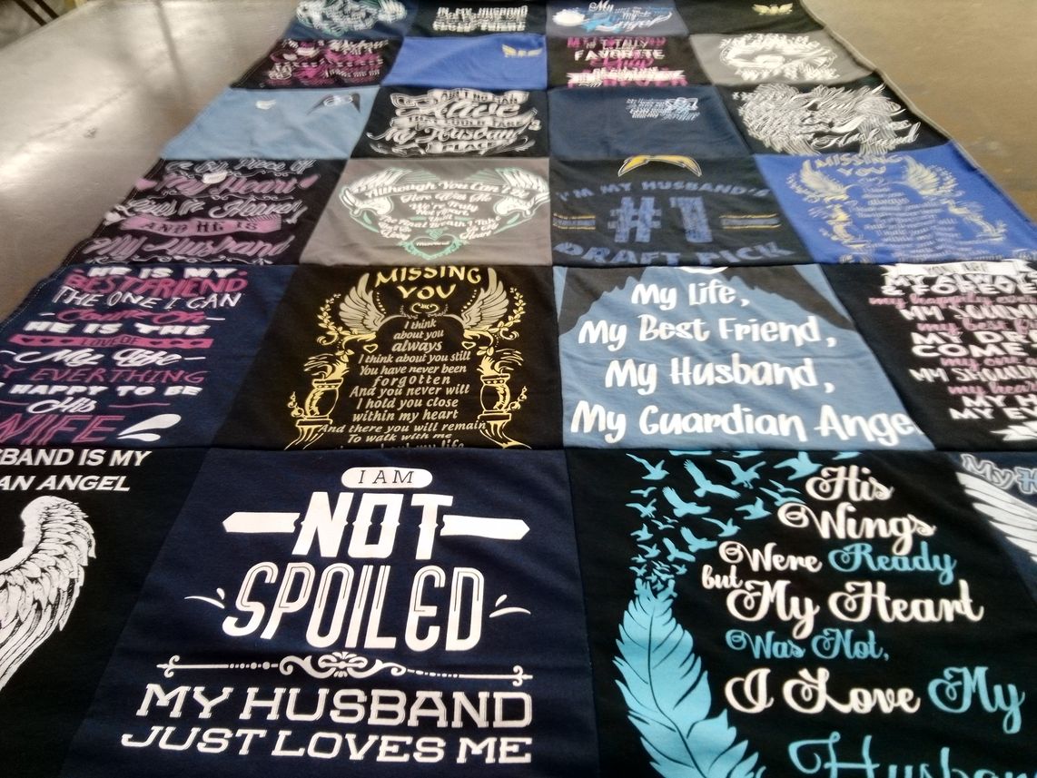 T-shirt quilt with family, love themes by Jade from MT