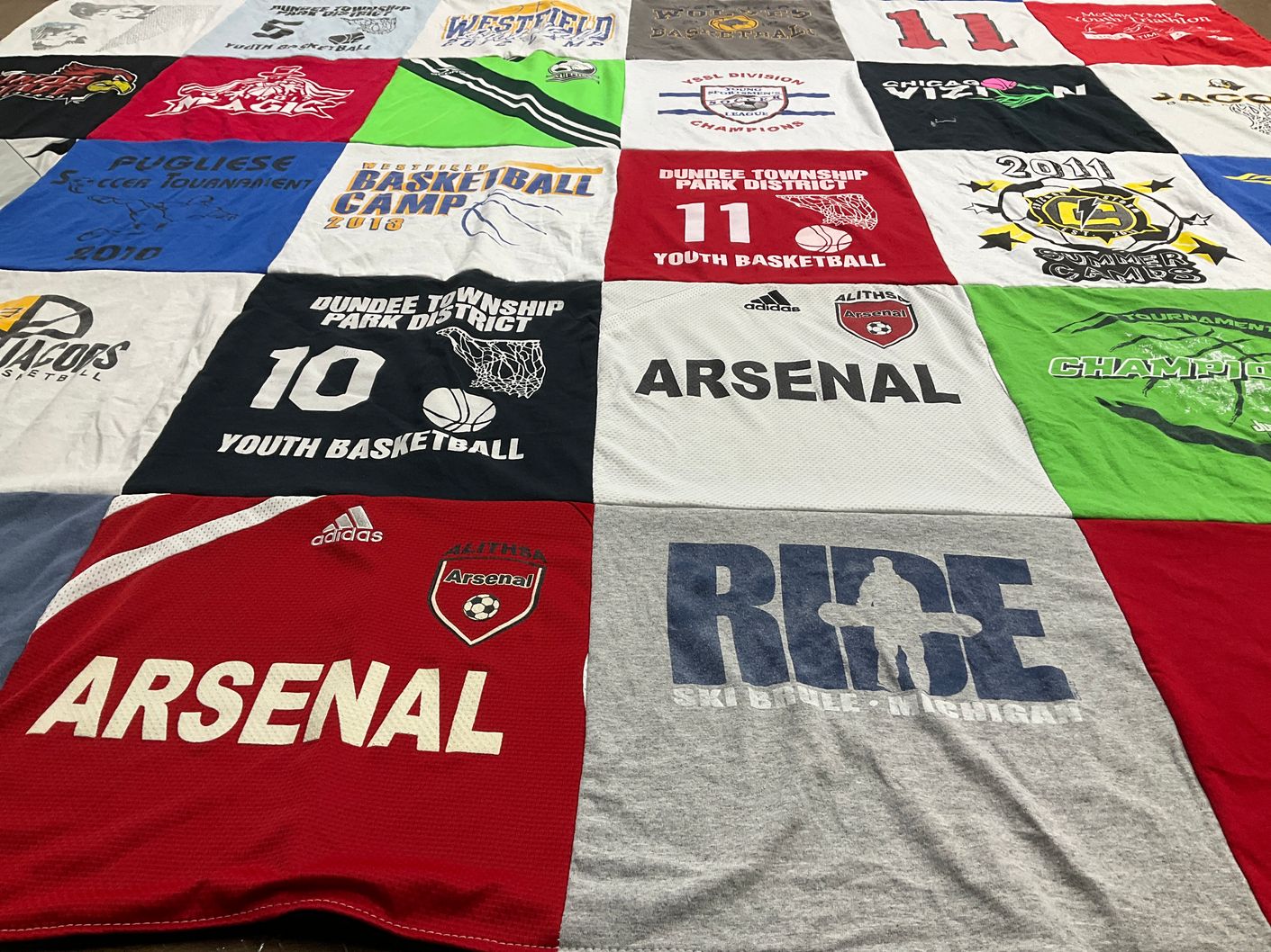 T-shirt quilt featuring arsenal football club by Kelly from SD