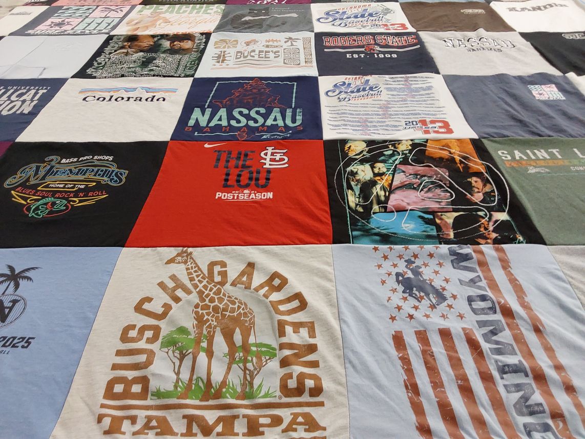 T-shirt quilt featuring st louis cardinals by Kandis from OK
