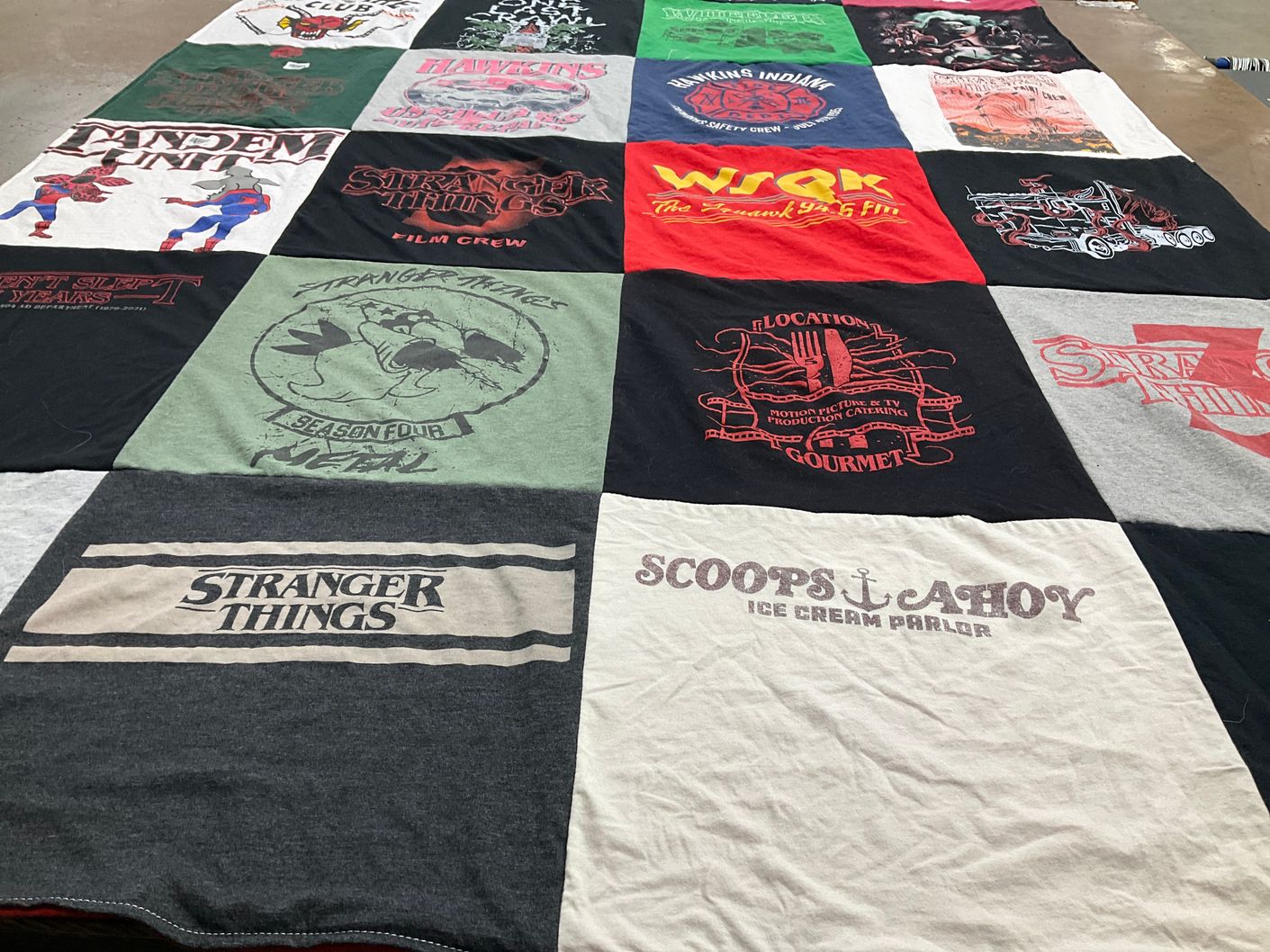 T-shirt quilt with stranger things, film production themes by MK from GA