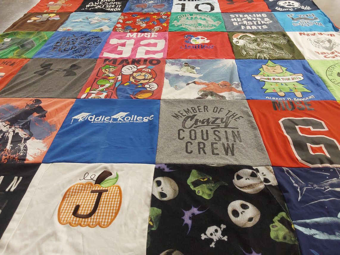 T-shirt quilt from kiddie college by Amy from NC