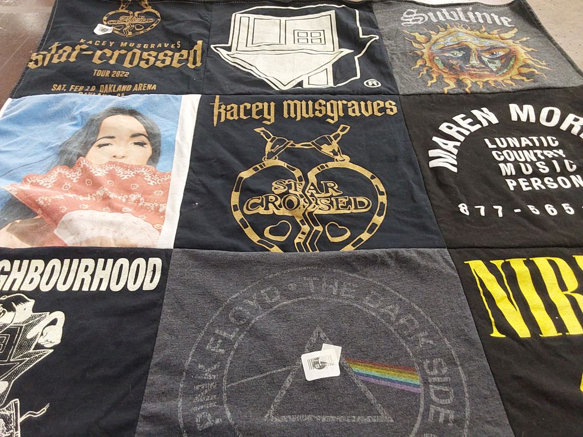T-shirt quilt with music, country themes by Ailis from CA