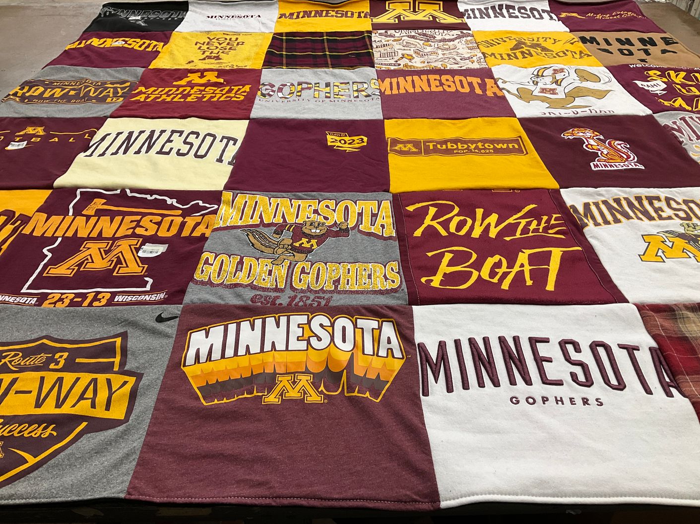 T-shirt quilt featuring minnesota gophers by Gabby from MN