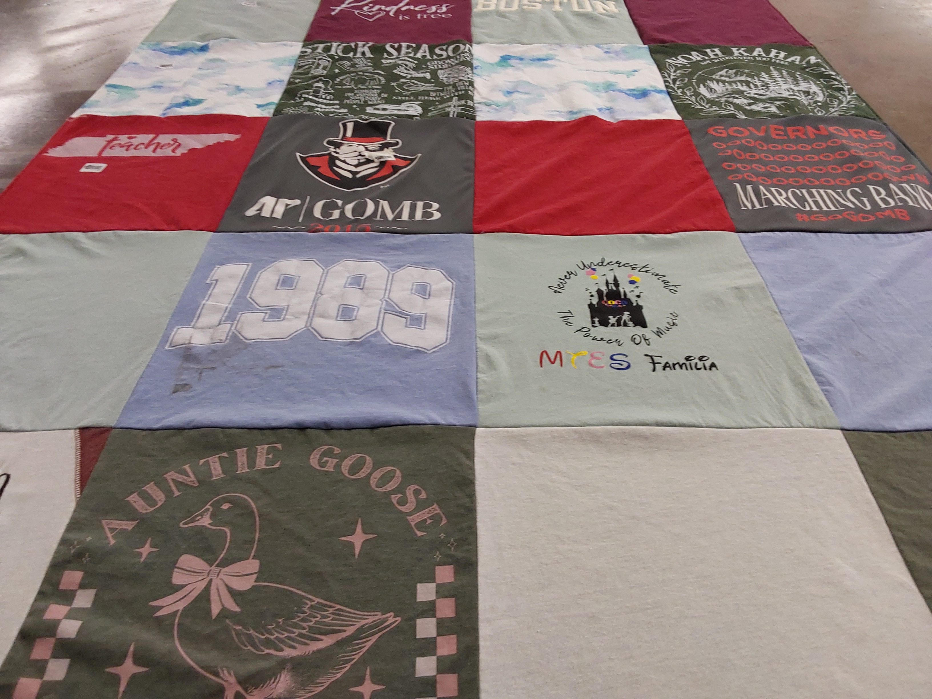 T-shirt quilt with music, band themes by Rochelle from TN
