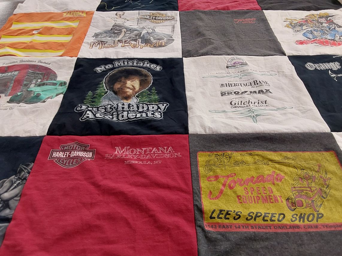 T-shirt quilt with motorcycles, classic cars themes by Rosa from WA