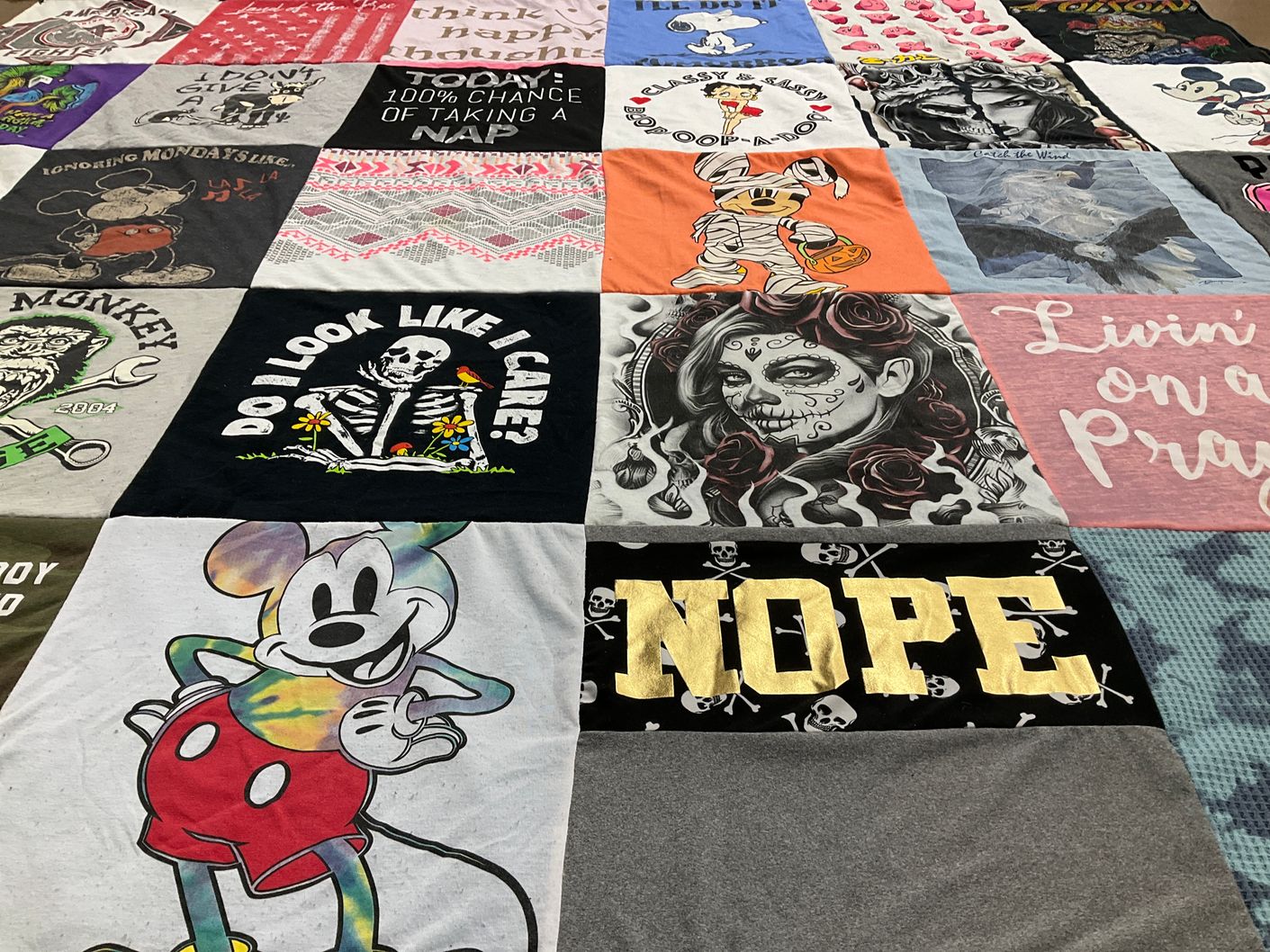 T-shirt quilt with disney, skulls themes by Rose from UT
