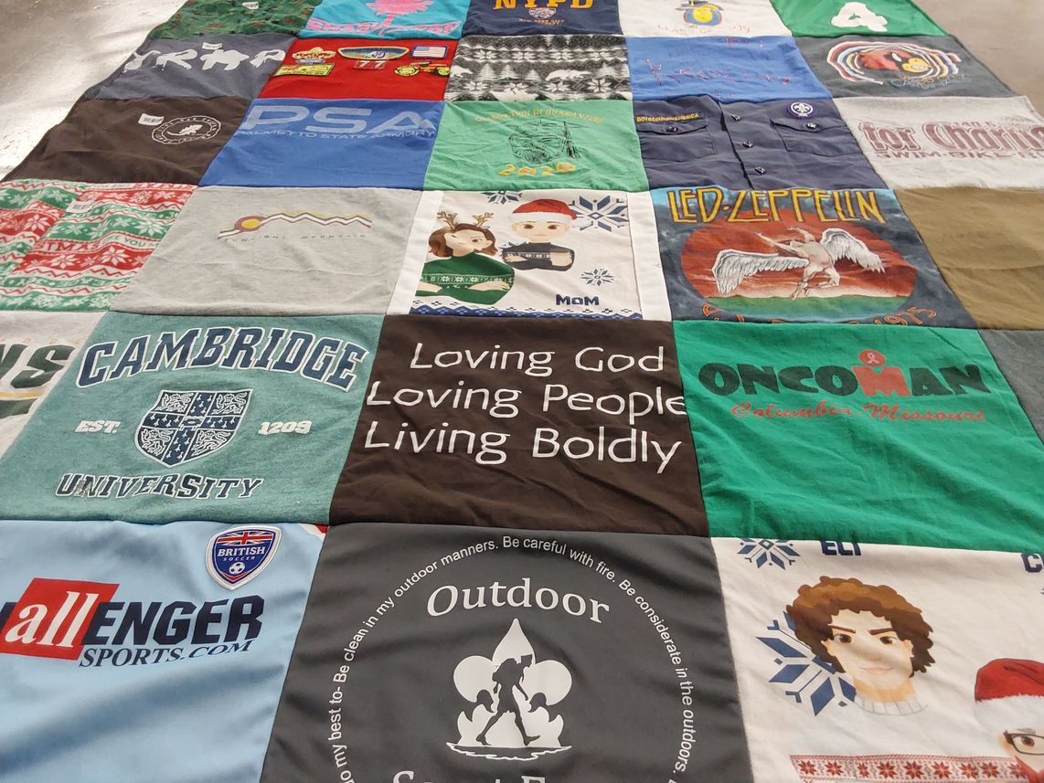 T-shirt quilt from cambridge university by Carrie from MO