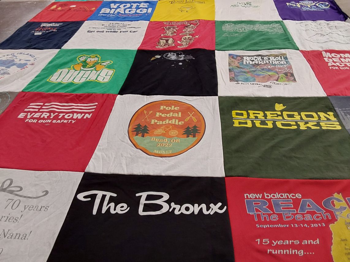 T-shirt quilt featuring oregon ducks by Rayne from OR