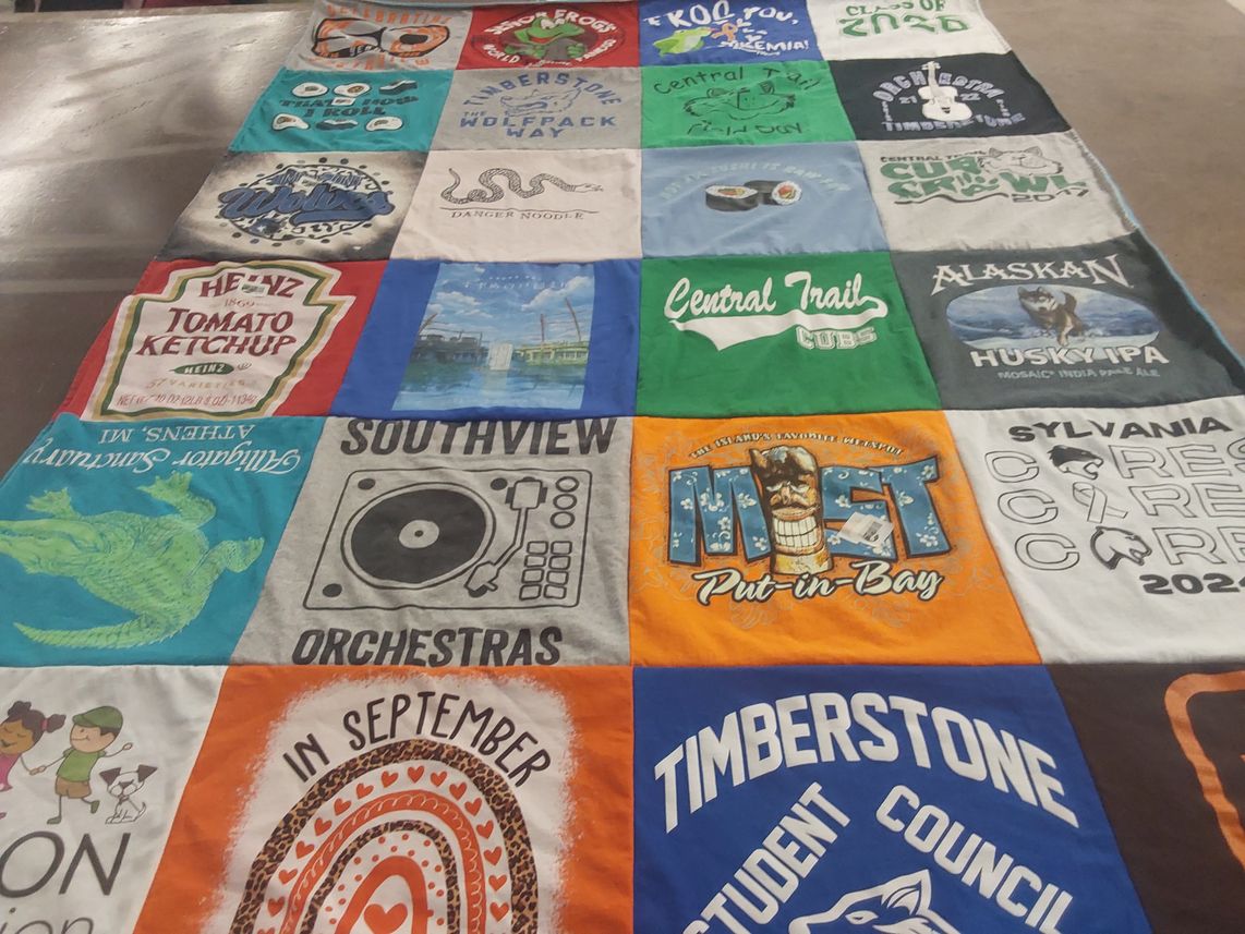T-shirt quilt featuring cubs by Neidera from OH