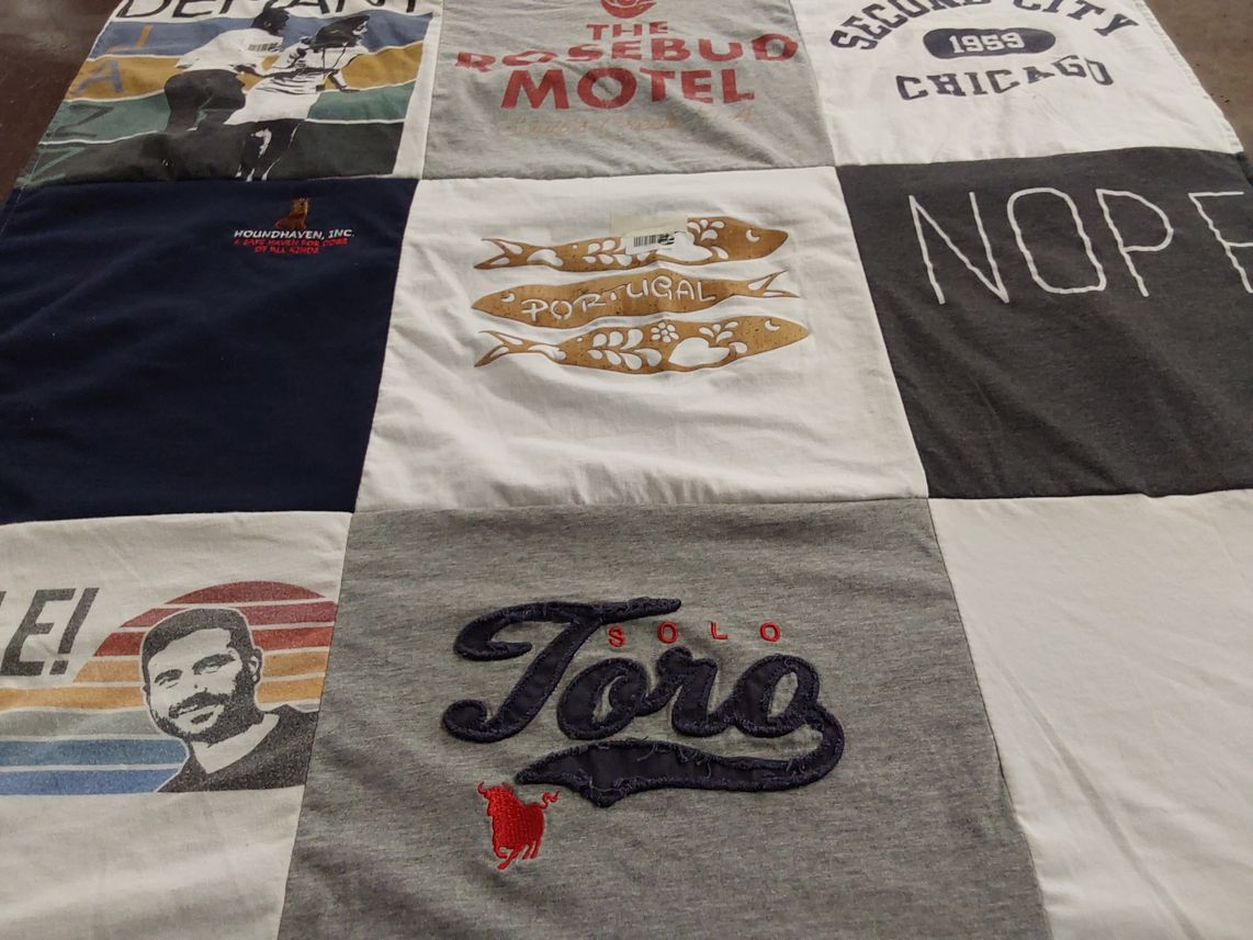 T-shirt quilt by Roxanne from NY