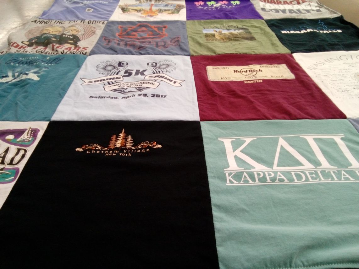 T-shirt quilt by Lisbeth from AL