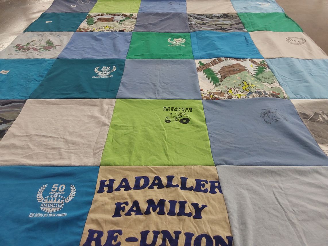T-shirt quilt with family reunions themes by Tiffany from WA