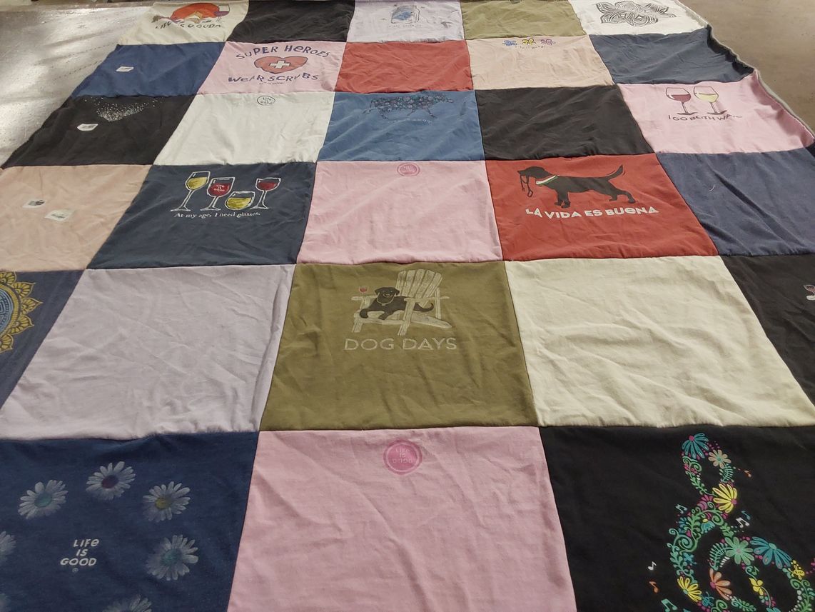T-shirt quilt with dogs, life themes by Maria from CA