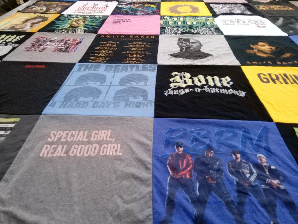 T-shirt quilt with music, concerts themes by Jade from MI