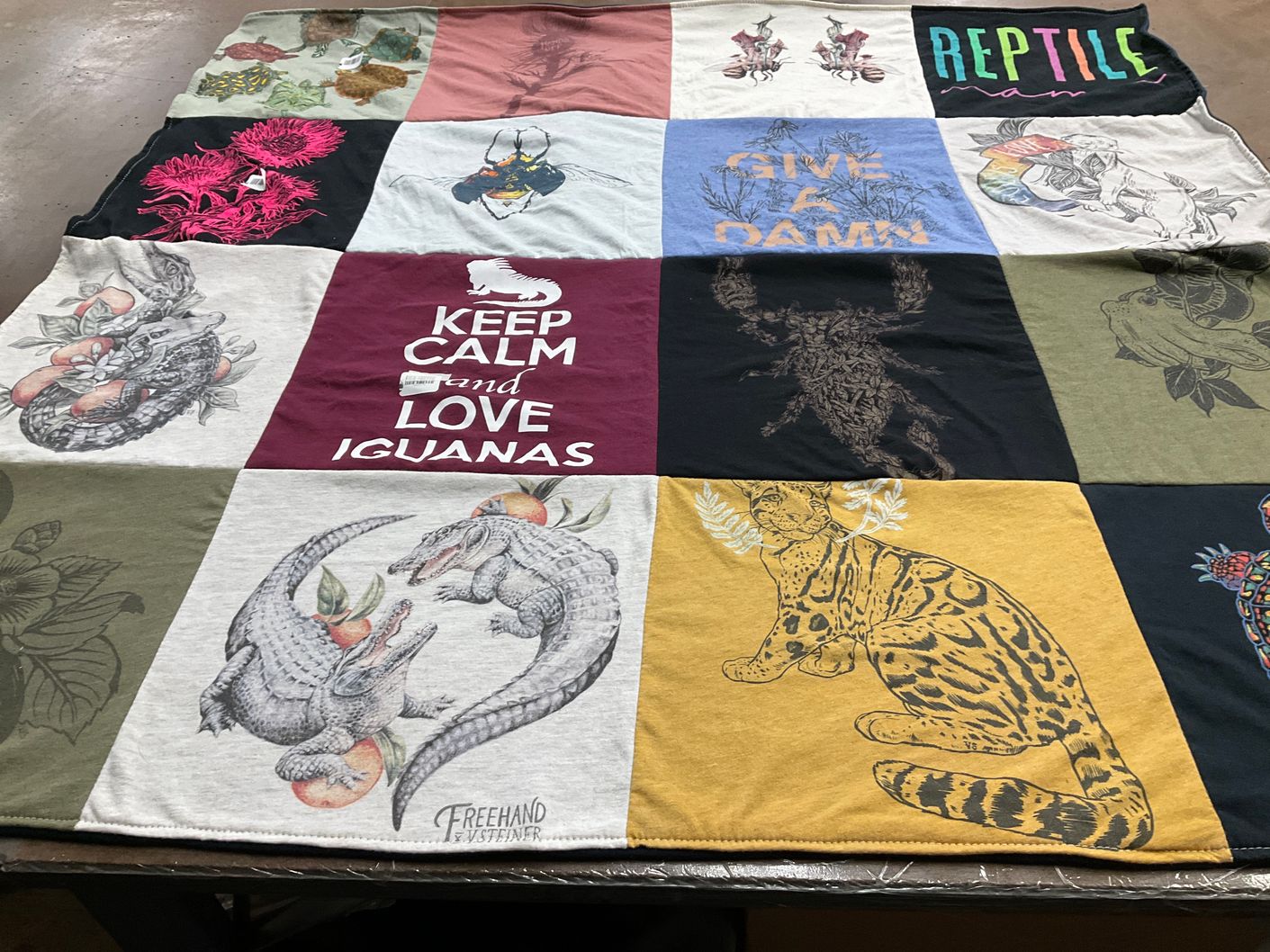 T-shirt quilt with reptiles, iguanas themes by Alex from CA