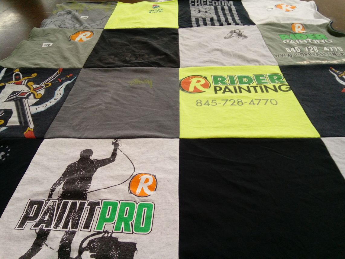 T-shirt quilt with painting themes by Catherine from NY