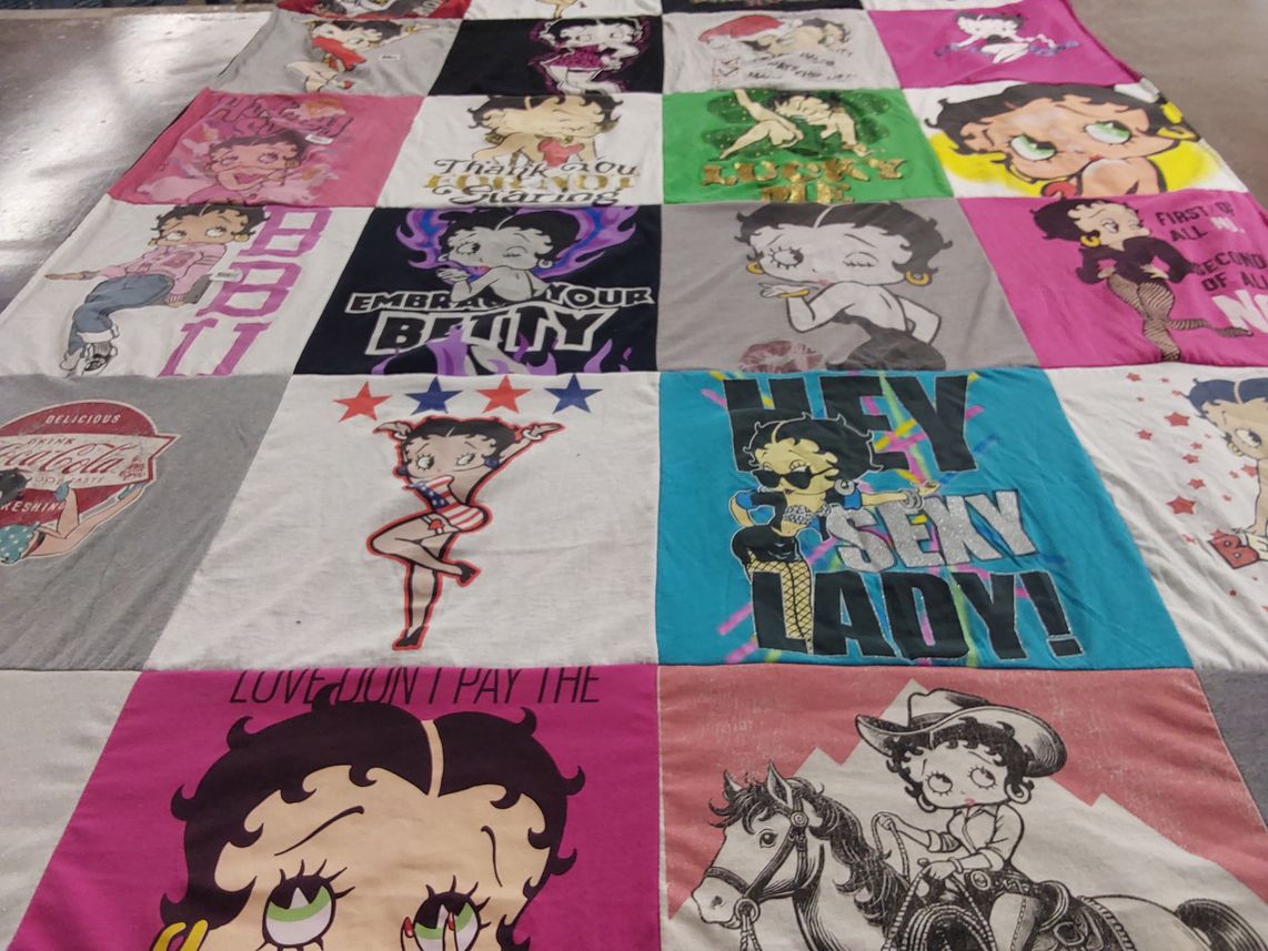 T-shirt quilt with animation, comics themes by Telisia from TX