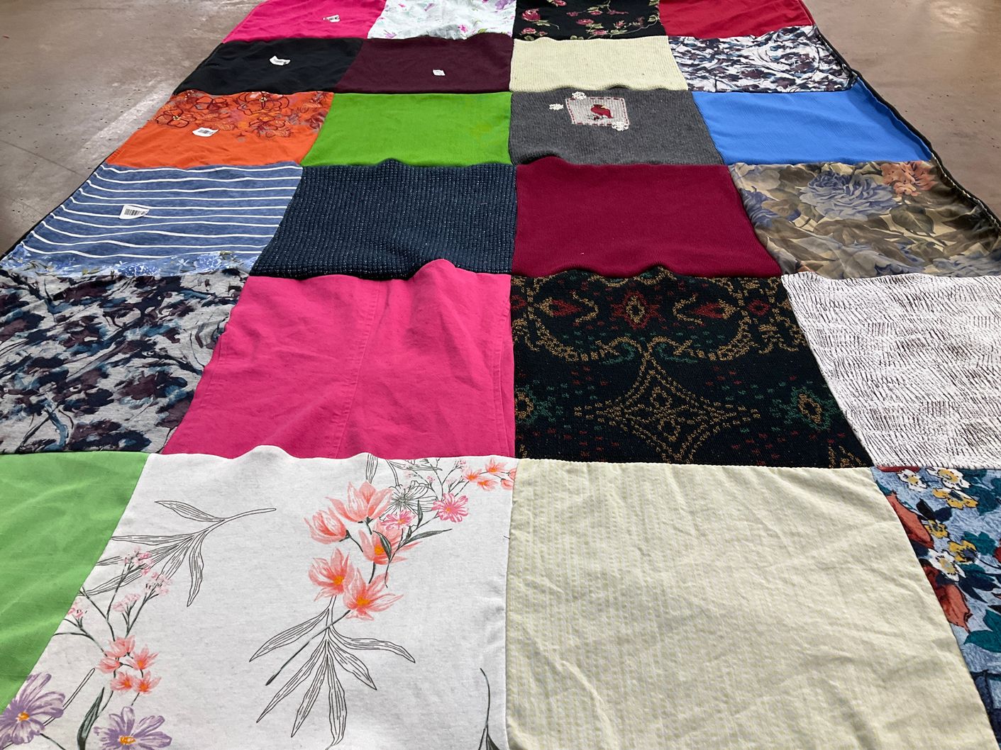 T-shirt quilt with quilting themes by PAULENE from TX