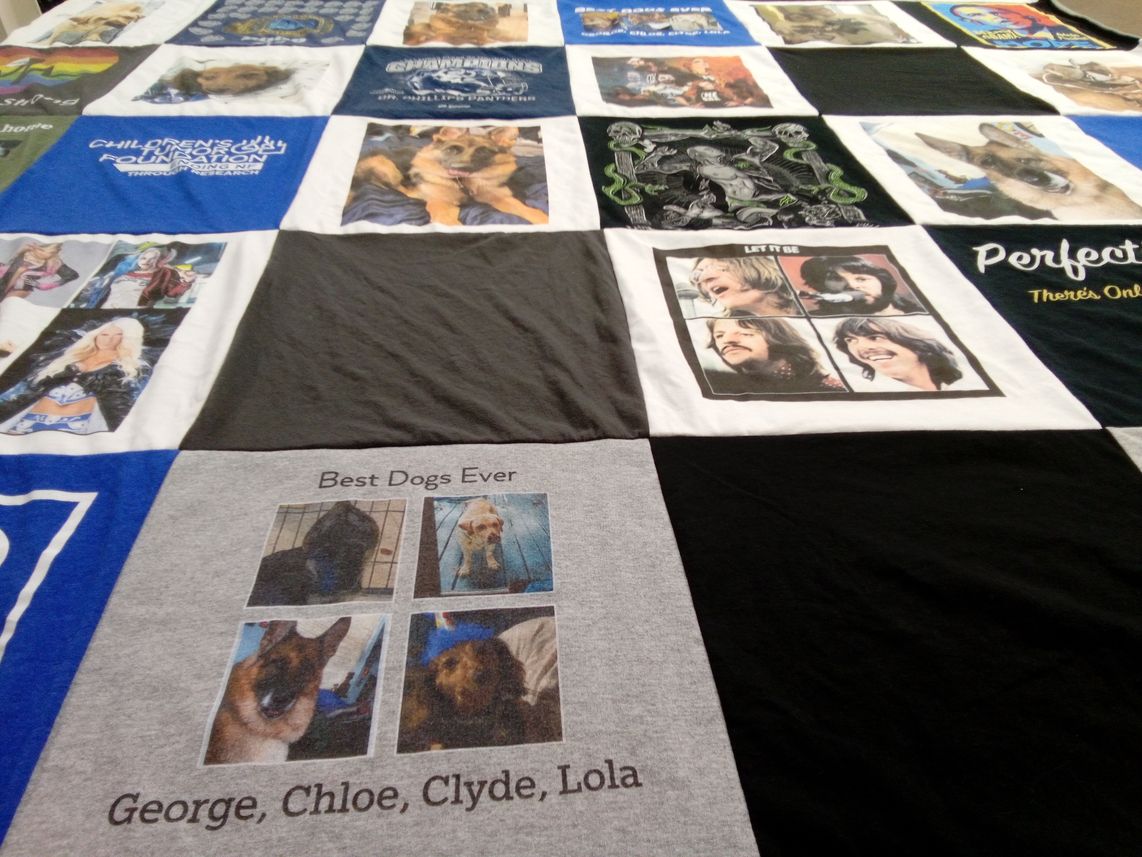 T-shirt quilt with dogs themes by Joe from FL