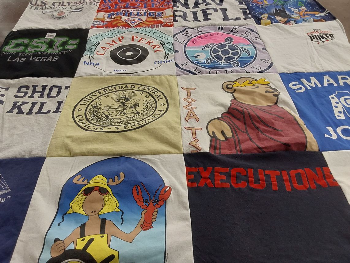 T-shirt quilt from universidad central de caracas by Laura from PA