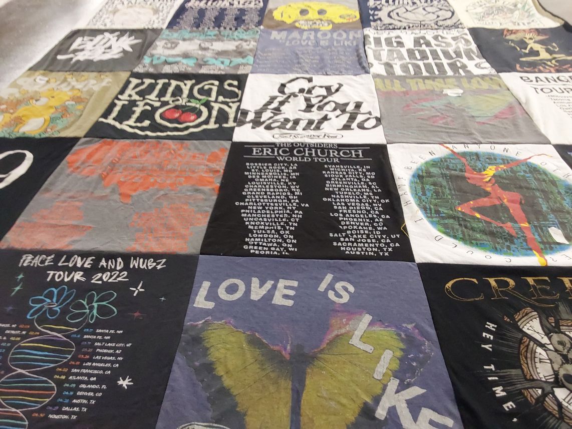 T-shirt quilt with music, concerts themes by Taylor from NY