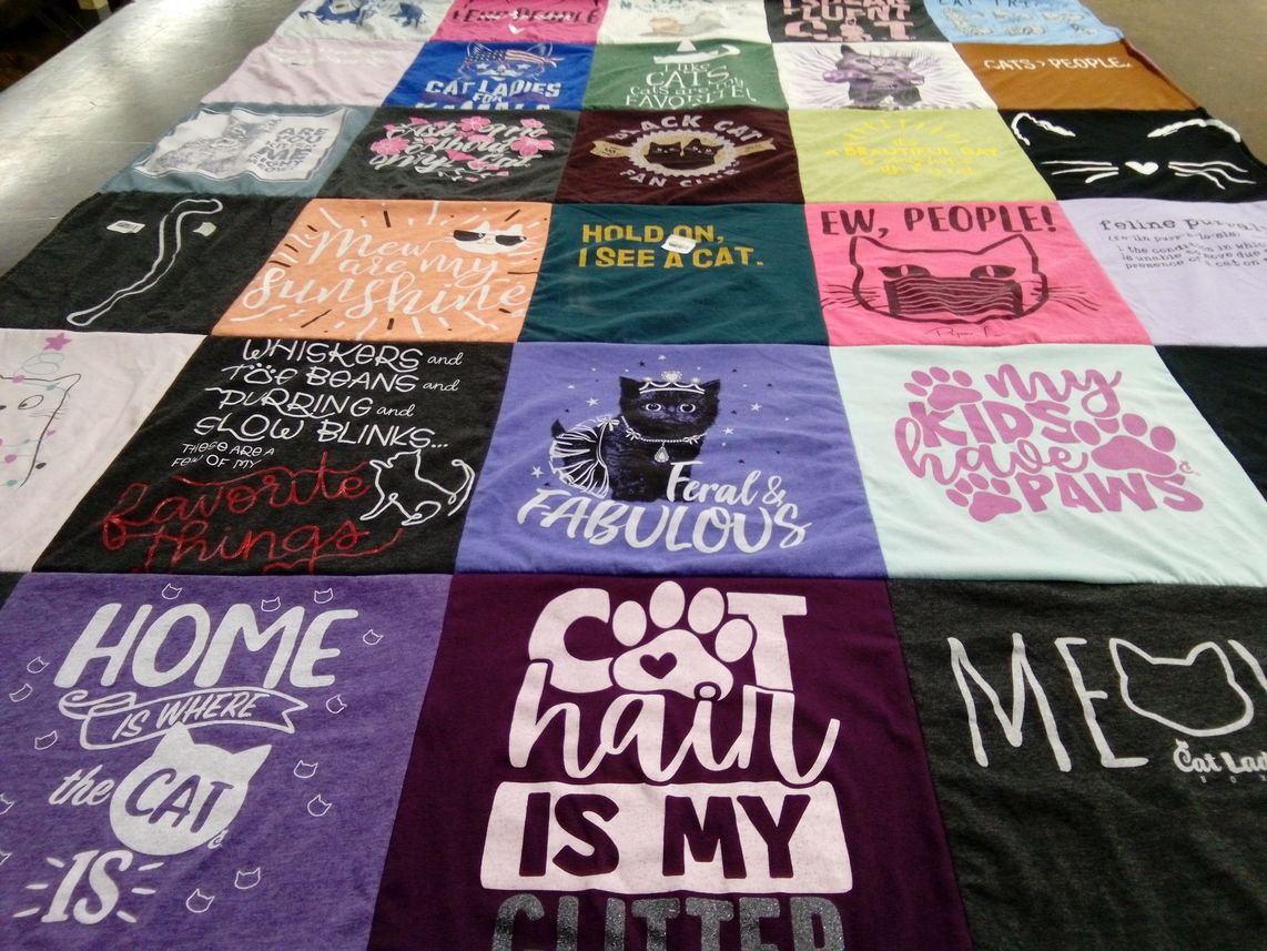T-shirt quilt with cats, animals themes by Elise from CA