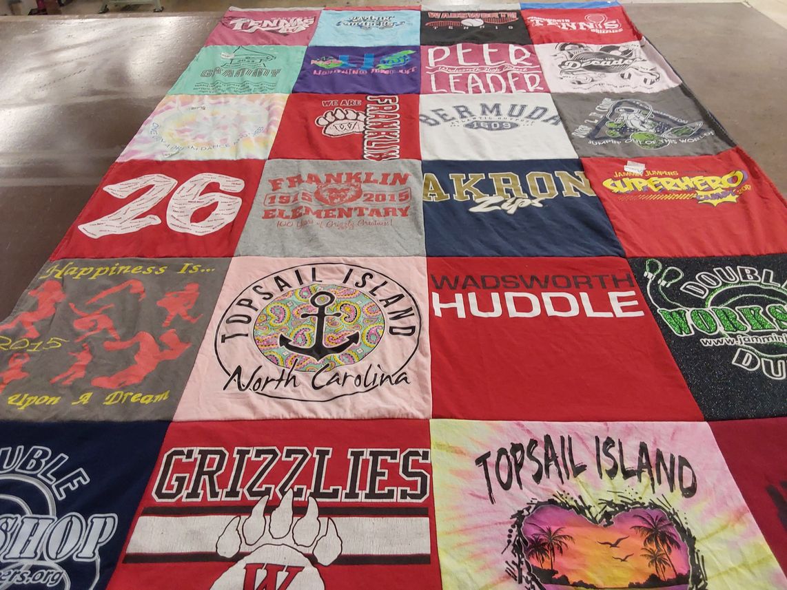 T-shirt quilt featuring grizzlies by Kelly from OH