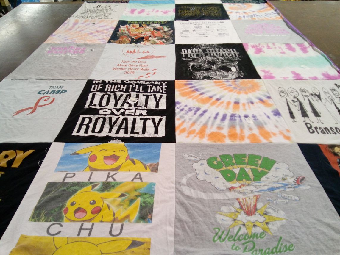 T-shirt quilt with music, pokemon themes by Edika from KS