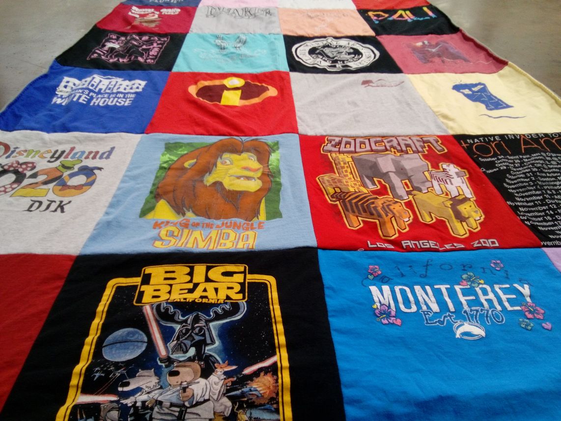 T-shirt quilt with theme parks, zoos themes by Stephanie from CA