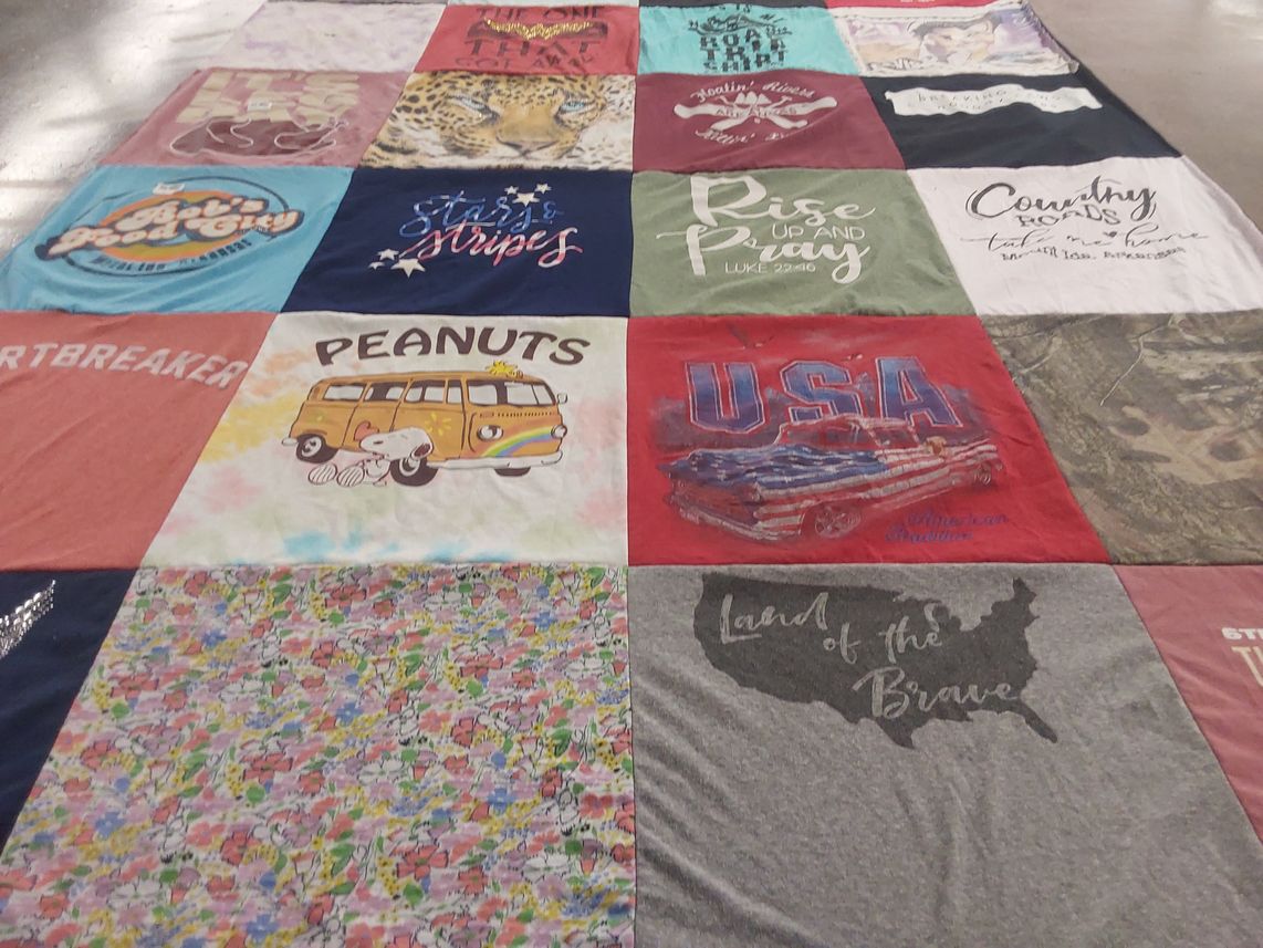 T-shirt quilt with snoopy, patriotism themes by Gina from OK