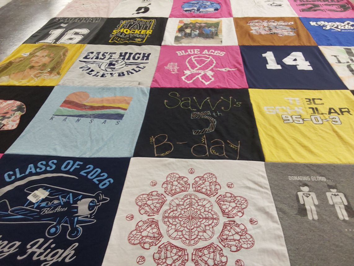 T-shirt quilt featuring blue aces by Tearrah from KS