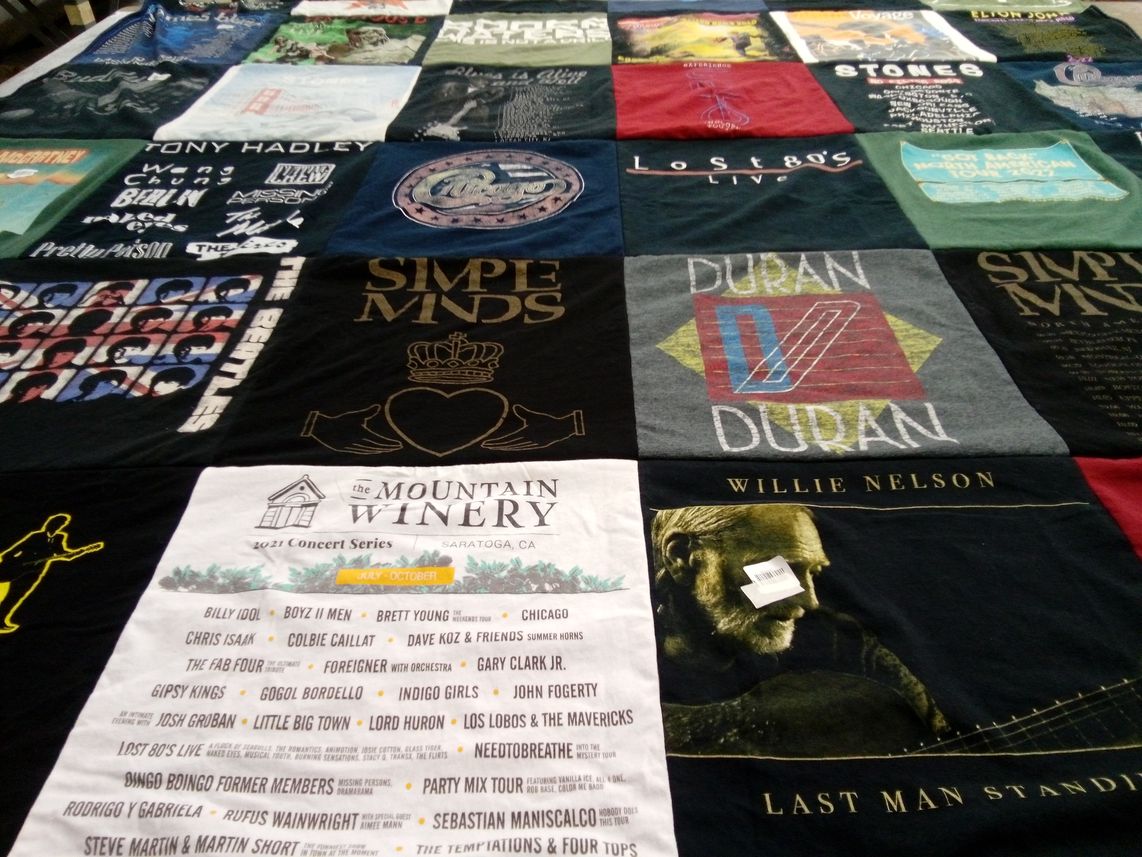 T-shirt quilt with music, concerts themes by Sebastien from CA