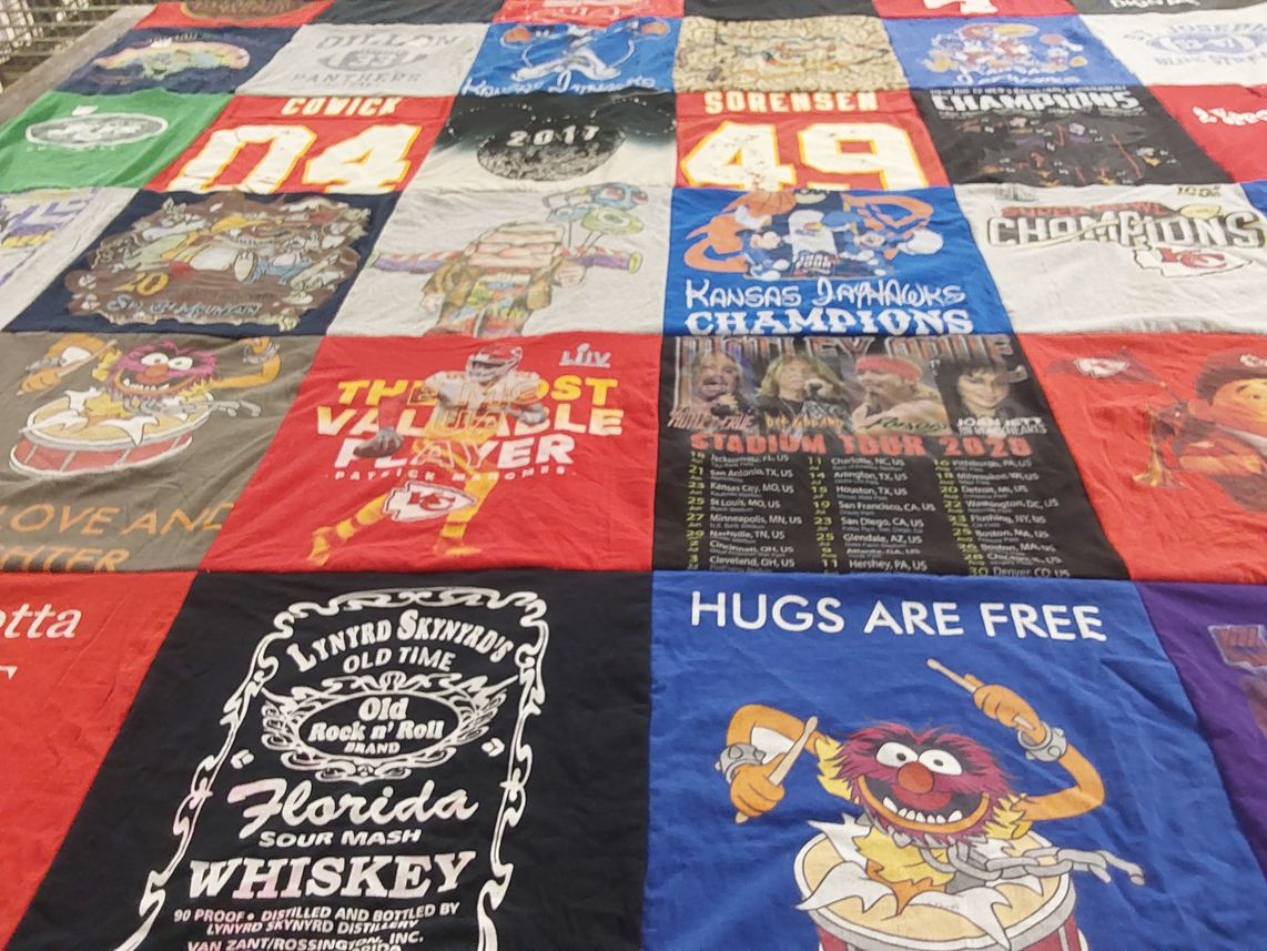 T-shirt quilt featuring kansas city chiefs by Kiz from KS