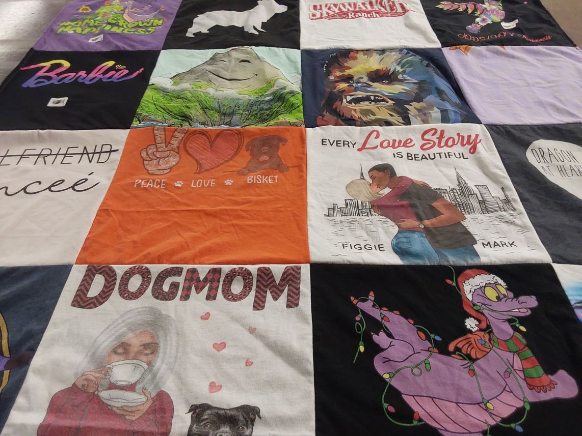 T-shirt quilt with pets, dogs themes by Barbara from FL