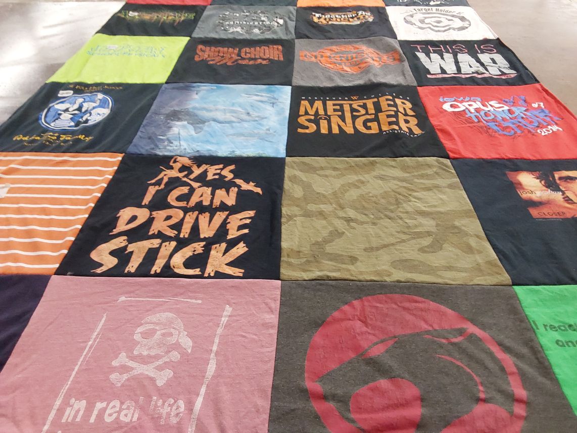T-shirt quilt with cupping, singing themes by Troy from IA