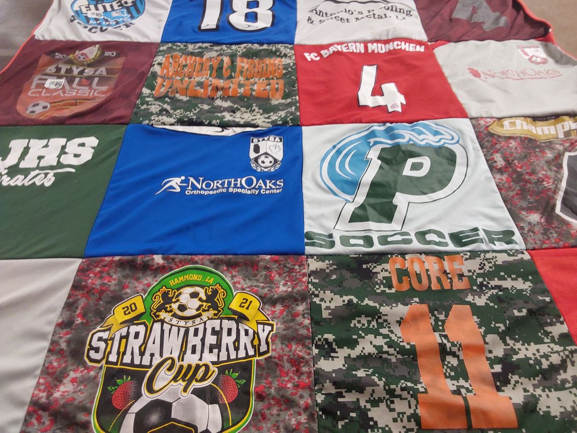 T-shirt quilt featuring fc bayern münchen by Kimberly from LA