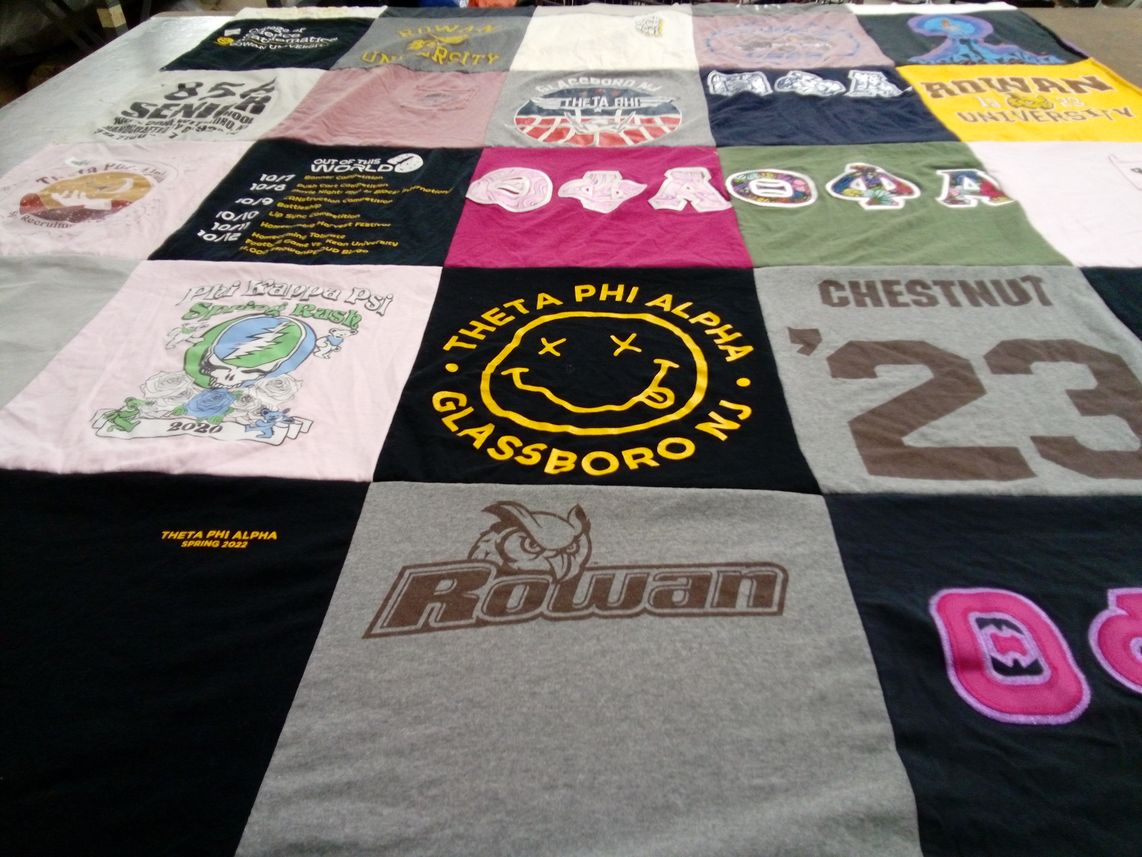 T-shirt quilt from rowan university by Silviene from NJ