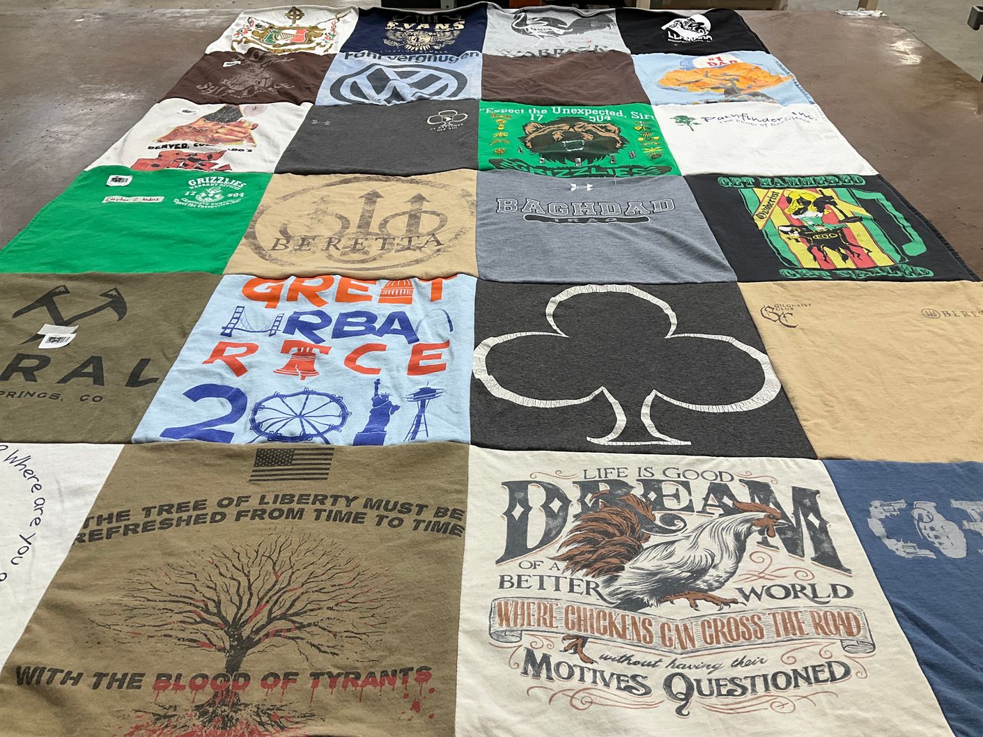 T-shirt quilt featuring grizzlies by Cara from AE