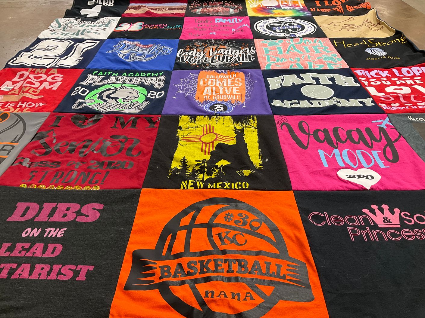 T-shirt quilt featuring basketball team by Patricia from TX