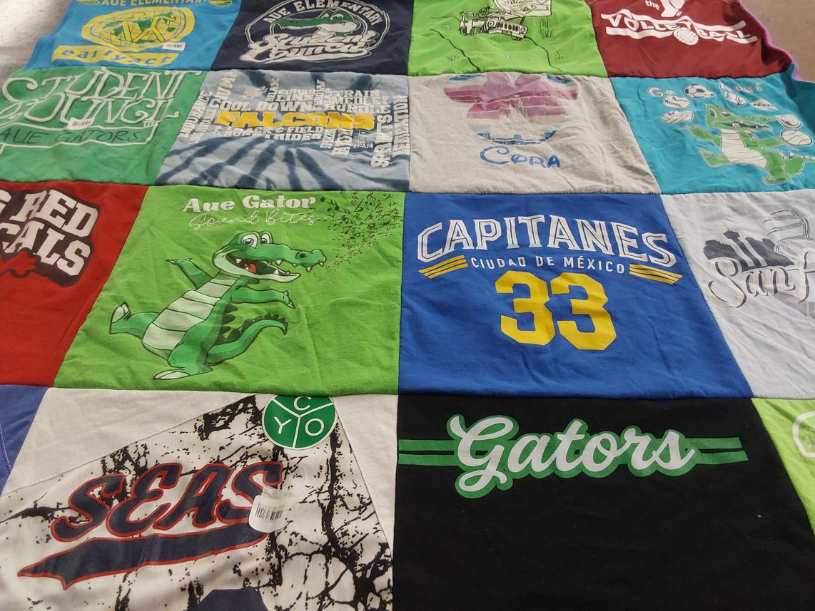 T-shirt quilt featuring aue gators by Aquila from TX
