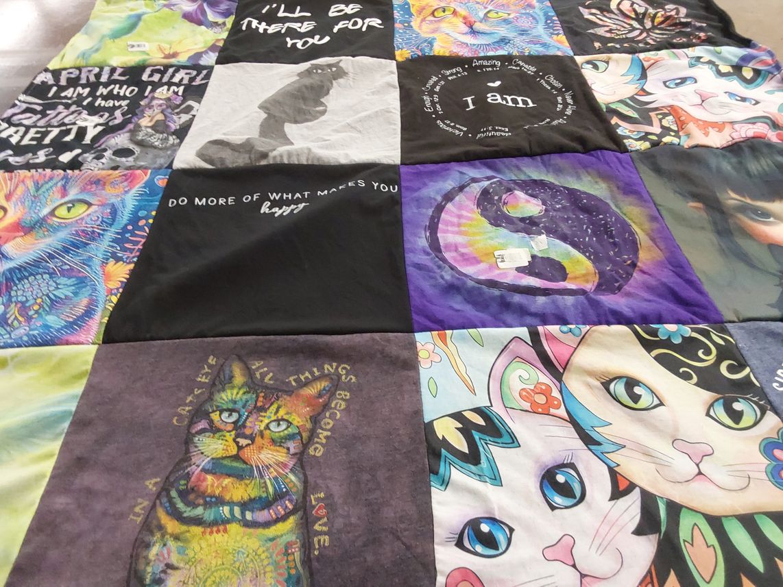 T-shirt quilt with cats, art themes by Bonnie from FL