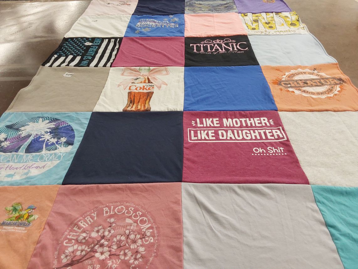 T-shirt quilt with family, souvenirs themes by Timothy from WV