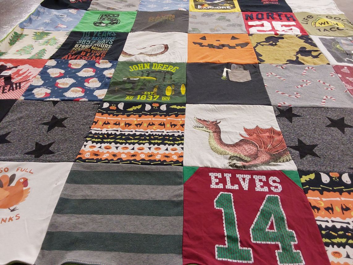T-shirt quilt with holidays, seasonal themes themes by Robyn from IL