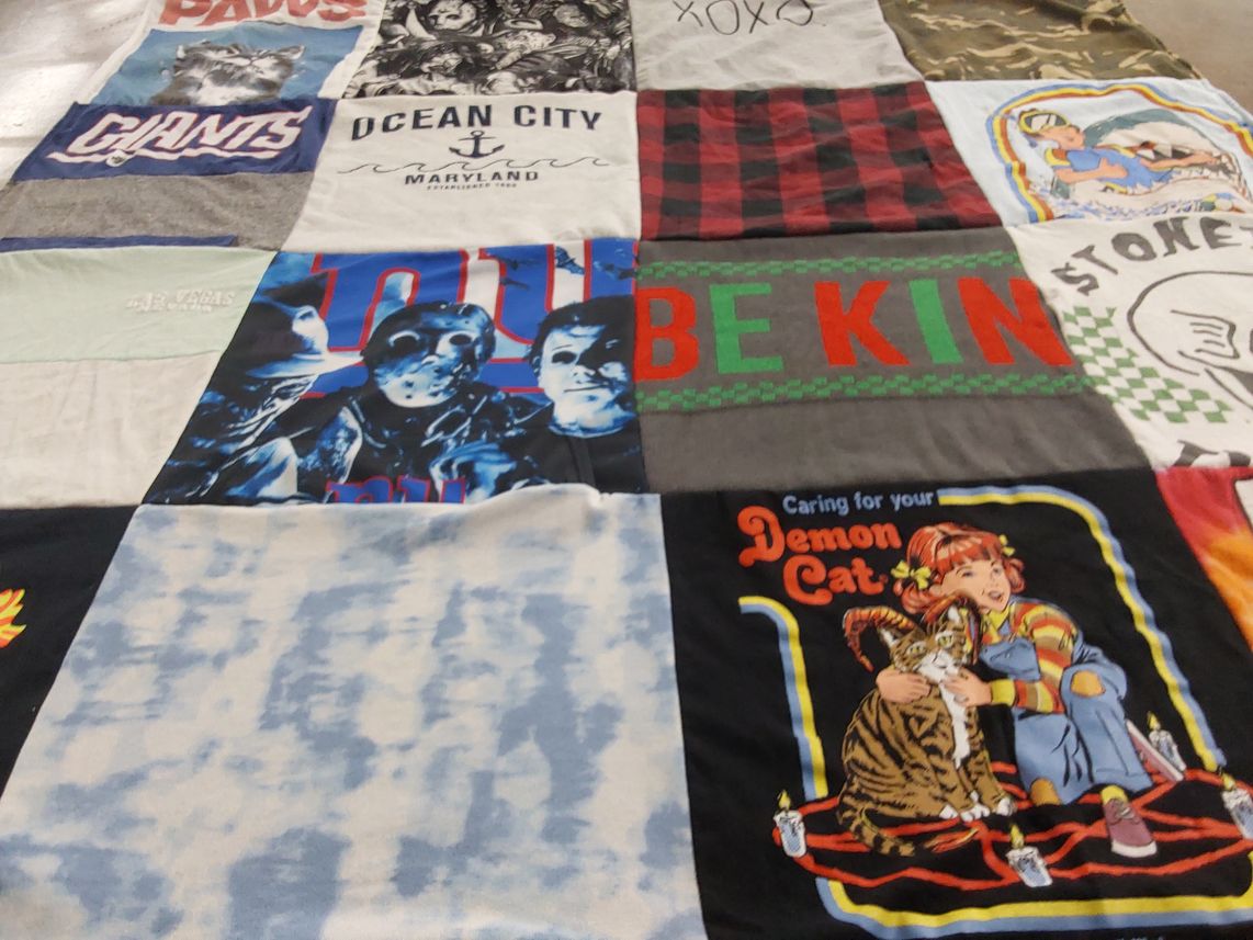 T-shirt quilt with animals, cats themes by Corrin from NJ