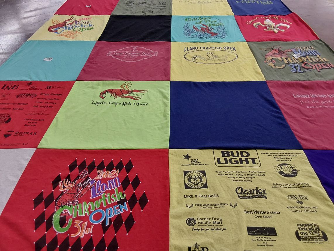 T-shirt quilt with crawfish, festivals themes by Evelyn from TX