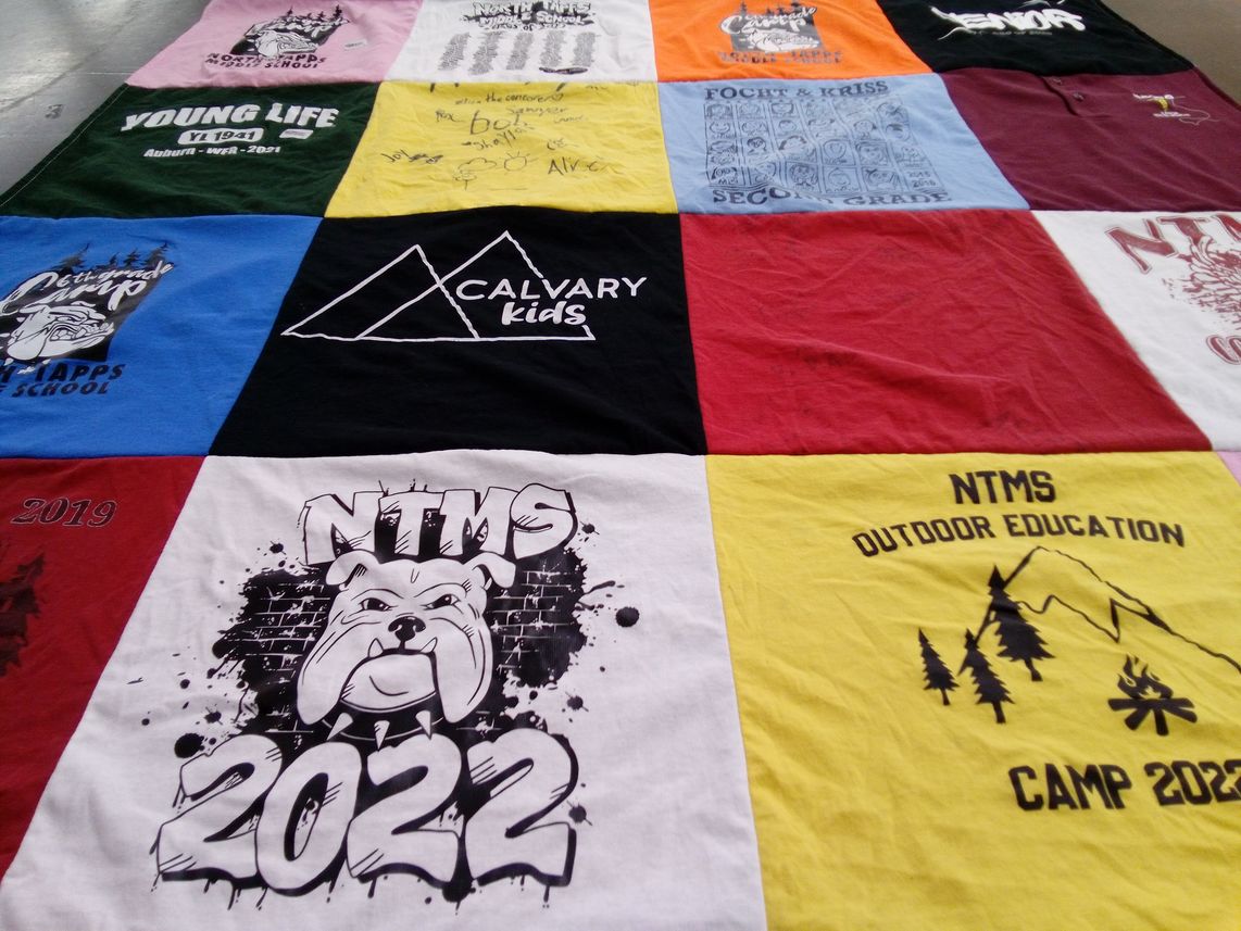 T-shirt quilt featuring bulldogs by Lacey from WA
