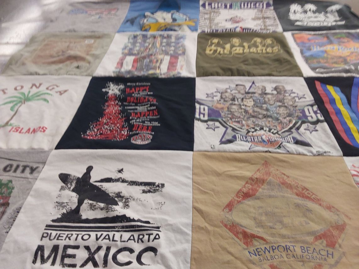 T-shirt quilt with travel, beaches themes by Steven from UT