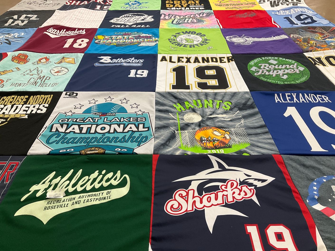 T-shirt quilt featuring sharks by Jackolyn from MI