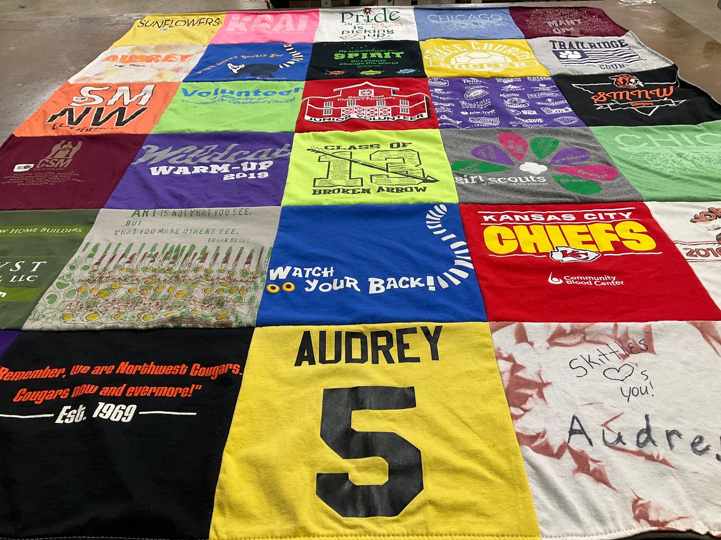 T-shirt quilt featuring kansas city chiefs by Jana from KS