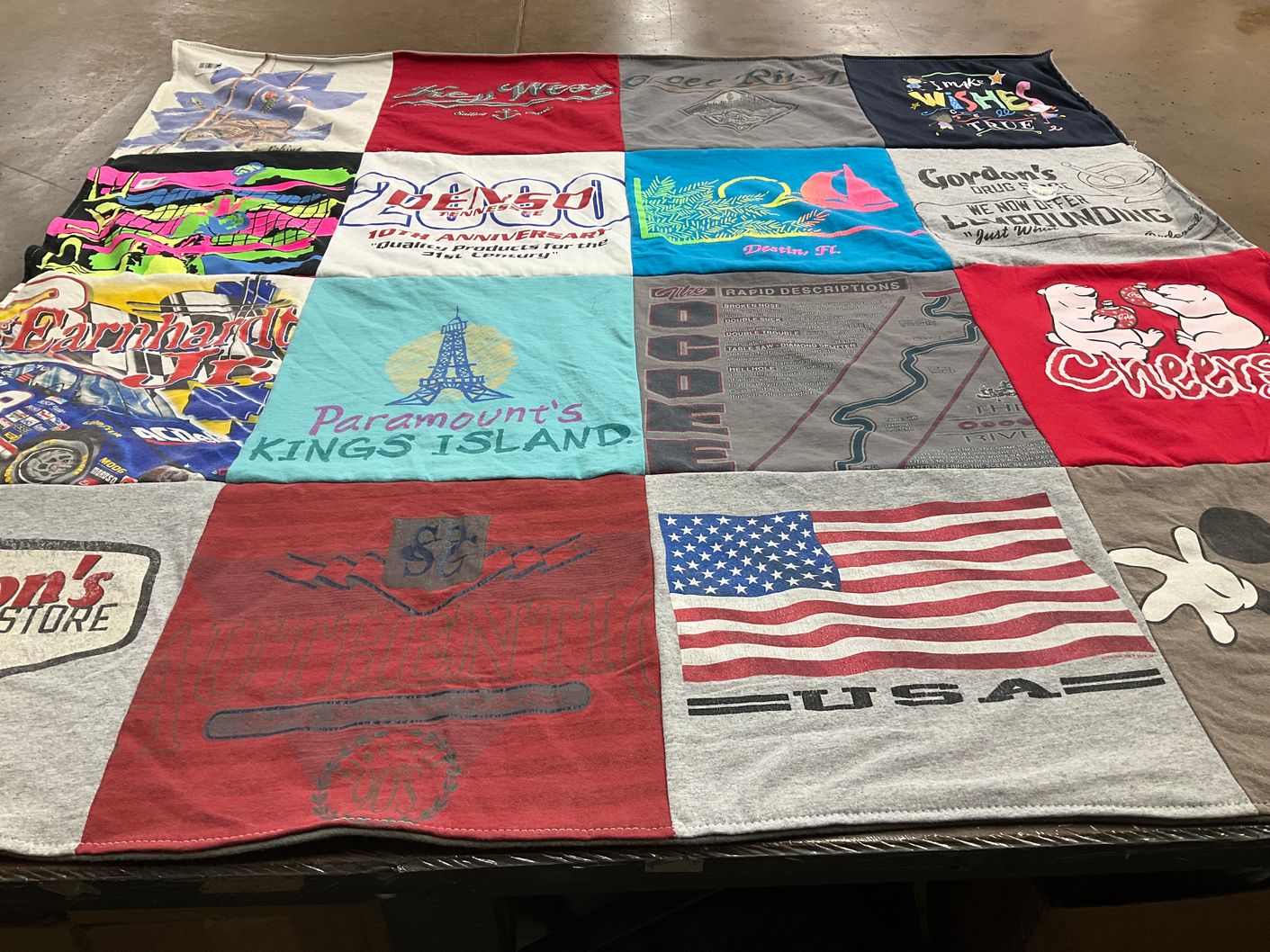 T-shirt quilt with theme parks, recreation themes by Evelyn from TN